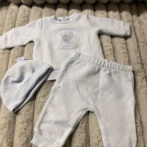 Adorable Quilted Baby Outfit with Bear Design